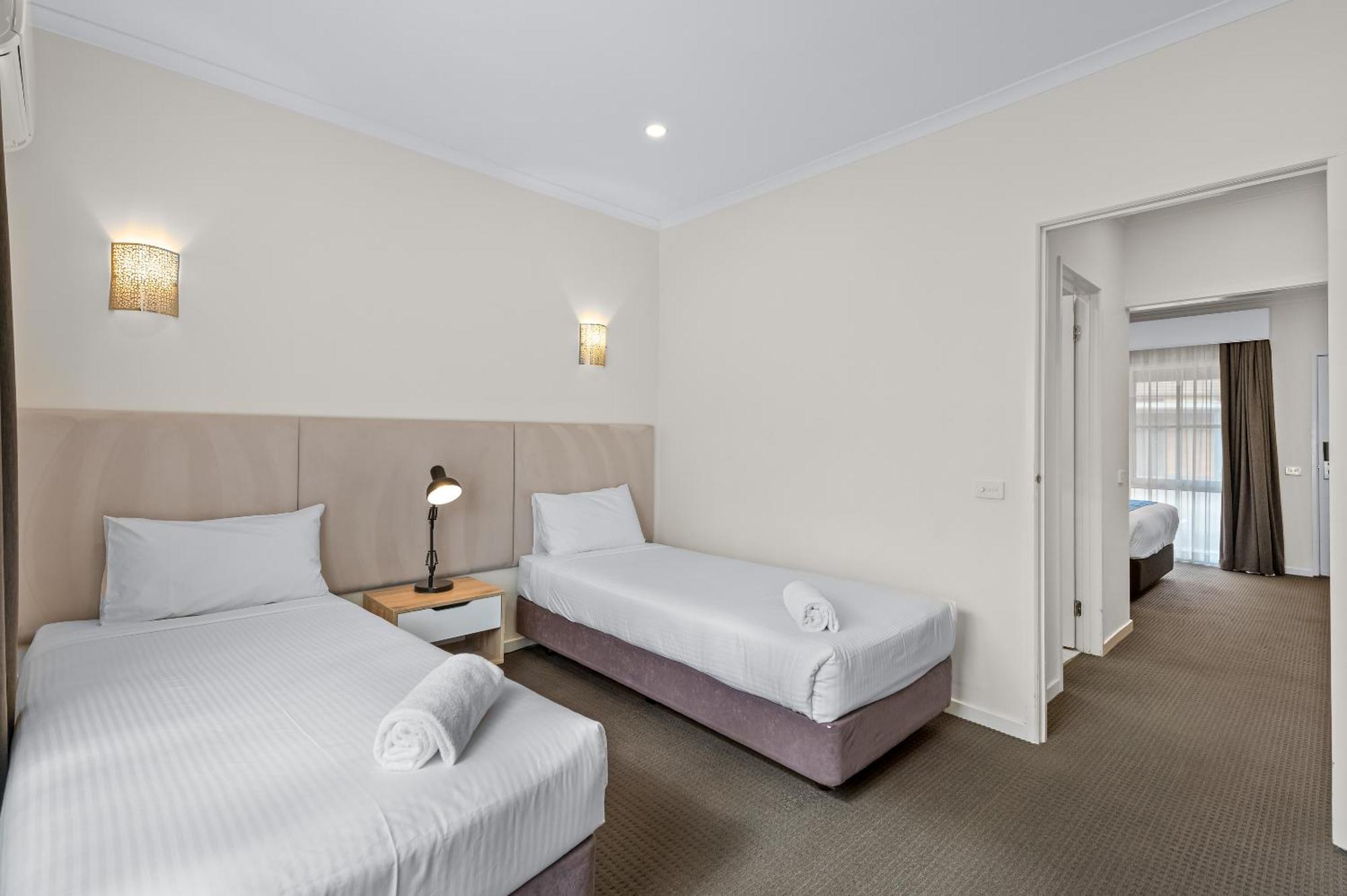 Rowville International Hotel Kültér fotó